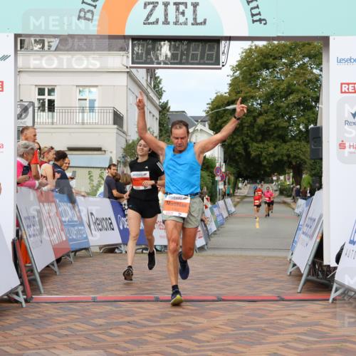 31.08.2025 - 21. Blankeneser Heldenlauf Strokosch-Dieckow http://msf.ph/oto/8640304 31.08.2025 09:41:02 Ziel 1056, 1121, 1137, 1062 meine-sportfotos.de