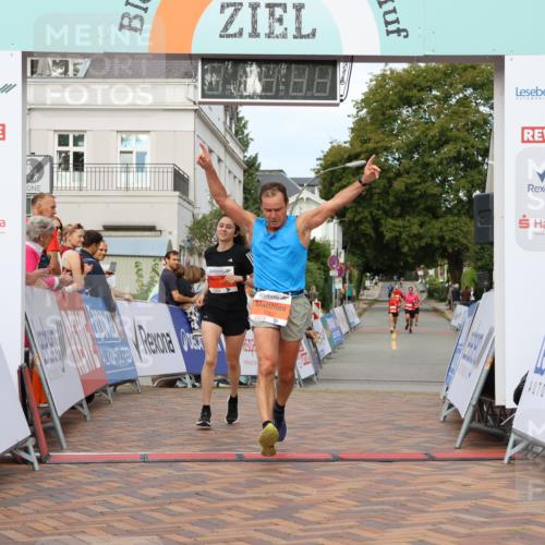 31.08.2025 - 21. Blankeneser Heldenlauf Strokosch-Dieckow http://msf.ph/oto/8640312 31.08.2025 09:41:02 Ziel 1056, 1121, 1137, 1062 meine-sportfotos.de