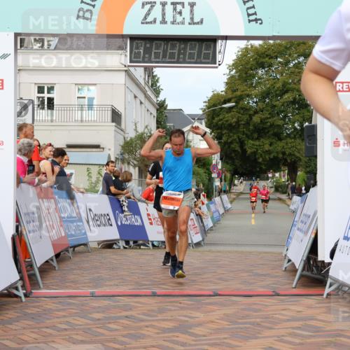 31.08.2025 - 21. Blankeneser Heldenlauf Strokosch-Dieckow http://msf.ph/oto/8640359 31.08.2025 09:41:02 Ziel 1056, 1121, 1137, 1062 meine-sportfotos.de