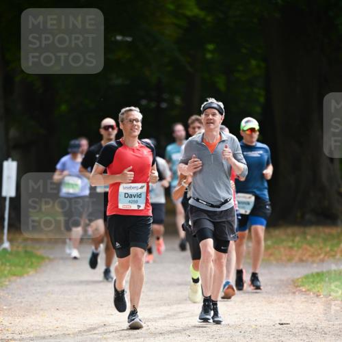 31.08.2025 - 21. Blankeneser Heldenlauf Dr. Thomas Lammeyer http://msf.ph/oto/8640388 31.08.2025 11:00:05 Laufen 4259 meine-sportfotos.de