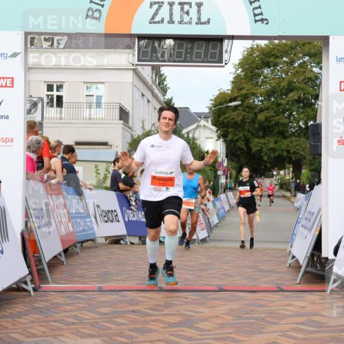 31.08.2025 - 21. Blankeneser Heldenlauf Strokosch-Dieckow http://msf.ph/oto/8640396 31.08.2025 09:41:00 Ziel 1056, 1151, 1121, 1137, 1062 meine-sportfotos.de