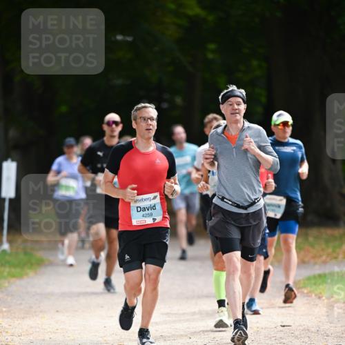 31.08.2025 - 21. Blankeneser Heldenlauf Dr. Thomas Lammeyer http://msf.ph/oto/8640397 31.08.2025 11:00:06 Laufen 4259 meine-sportfotos.de