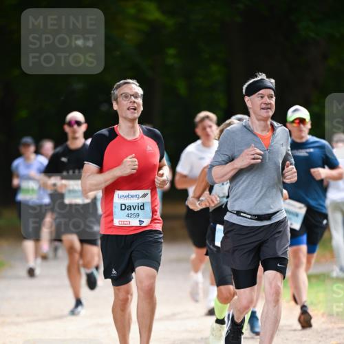 31.08.2025 - 21. Blankeneser Heldenlauf Dr. Thomas Lammeyer http://msf.ph/oto/8640404 31.08.2025 11:00:07 Laufen 4259 meine-sportfotos.de
