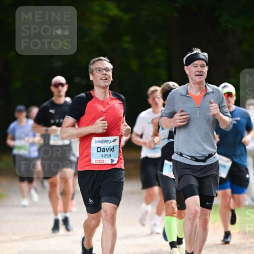 31.08.2025 - 21. Blankeneser Heldenlauf Dr. Thomas Lammeyer http://msf.ph/oto/8640405 31.08.2025 11:00:07 Laufen 6, 4259 meine-sportfotos.de