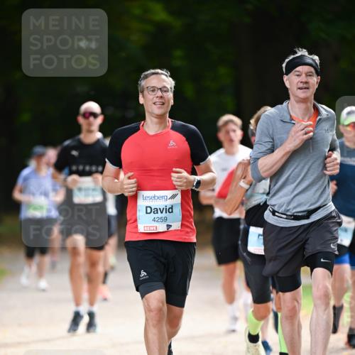 31.08.2025 - 21. Blankeneser Heldenlauf Dr. Thomas Lammeyer http://msf.ph/oto/8640409 31.08.2025 11:00:08 Laufen 6, 4259 meine-sportfotos.de