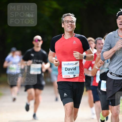 31.08.2025 - 21. Blankeneser Heldenlauf Dr. Thomas Lammeyer http://msf.ph/oto/8640416 31.08.2025 11:00:08 Laufen 6, 4259 meine-sportfotos.de