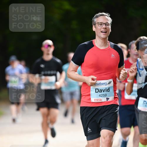 31.08.2025 - 21. Blankeneser Heldenlauf Dr. Thomas Lammeyer http://msf.ph/oto/8640421 31.08.2025 11:00:09 Laufen 4259 meine-sportfotos.de