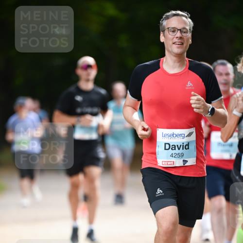 31.08.2025 - 21. Blankeneser Heldenlauf Dr. Thomas Lammeyer http://msf.ph/oto/8640422 31.08.2025 11:00:09 Laufen 4259 meine-sportfotos.de