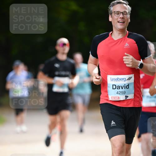 31.08.2025 - 21. Blankeneser Heldenlauf Dr. Thomas Lammeyer http://msf.ph/oto/8640423 31.08.2025 11:00:09 Laufen 4259, 8 meine-sportfotos.de