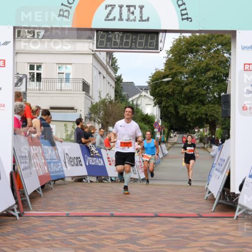 31.08.2025 - 21. Blankeneser Heldenlauf Strokosch-Dieckow http://msf.ph/oto/8640450 31.08.2025 09:40:59 Ziel 1056, 1151, 1121, 1137, 1062 meine-sportfotos.de