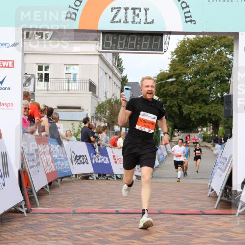 31.08.2025 - 21. Blankeneser Heldenlauf Strokosch-Dieckow http://msf.ph/oto/8640457 31.08.2025 09:40:55 Ziel 1056, 1151 meine-sportfotos.de