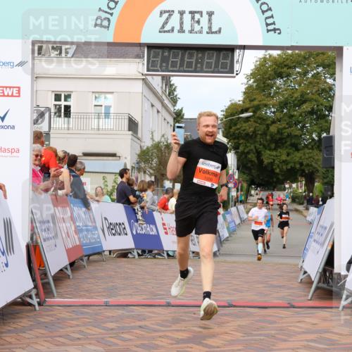 31.08.2025 - 21. Blankeneser Heldenlauf Strokosch-Dieckow http://msf.ph/oto/8640465 31.08.2025 09:40:55 Ziel 1056, 1151 meine-sportfotos.de