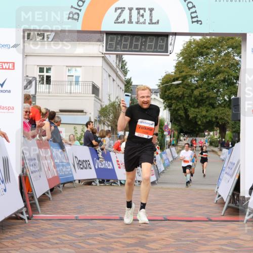 31.08.2025 - 21. Blankeneser Heldenlauf Strokosch-Dieckow http://msf.ph/oto/8640473 31.08.2025 09:40:55 Ziel 1056, 1151 meine-sportfotos.de