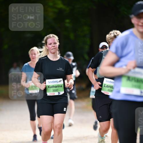 31.08.2025 - 21. Blankeneser Heldenlauf Dr. Thomas Lammeyer http://msf.ph/oto/8640486 31.08.2025 11:00:18 Laufen 3597, 3596 meine-sportfotos.de