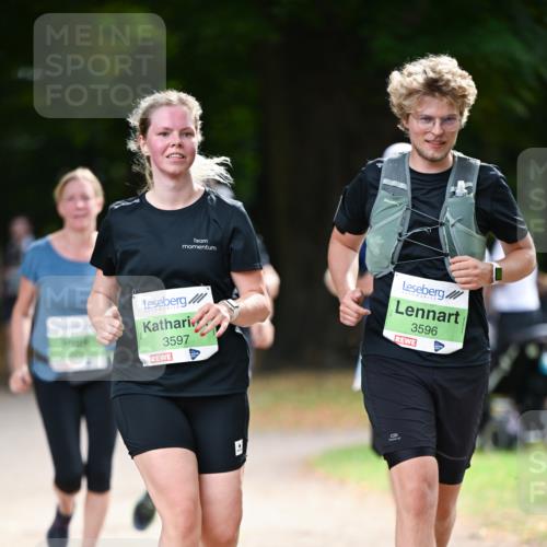 31.08.2025 - 21. Blankeneser Heldenlauf Dr. Thomas Lammeyer http://msf.ph/oto/8640497 31.08.2025 11:00:19 Laufen 3597, 3596 meine-sportfotos.de