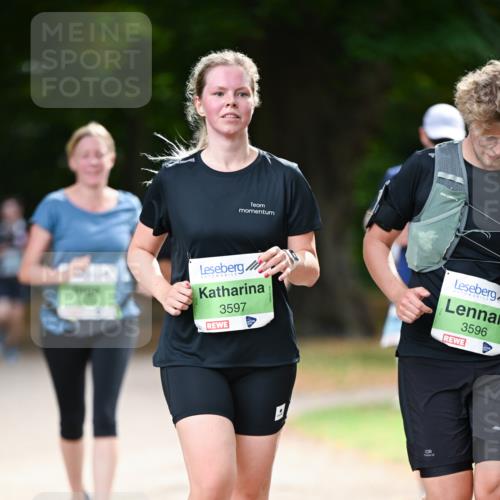 31.08.2025 - 21. Blankeneser Heldenlauf Dr. Thomas Lammeyer http://msf.ph/oto/8640503 31.08.2025 11:00:20 Laufen 3597, 3596 meine-sportfotos.de