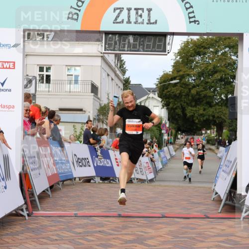 31.08.2025 - 21. Blankeneser Heldenlauf Strokosch-Dieckow http://msf.ph/oto/8640508 31.08.2025 09:40:55 Ziel 1056, 1151 meine-sportfotos.de