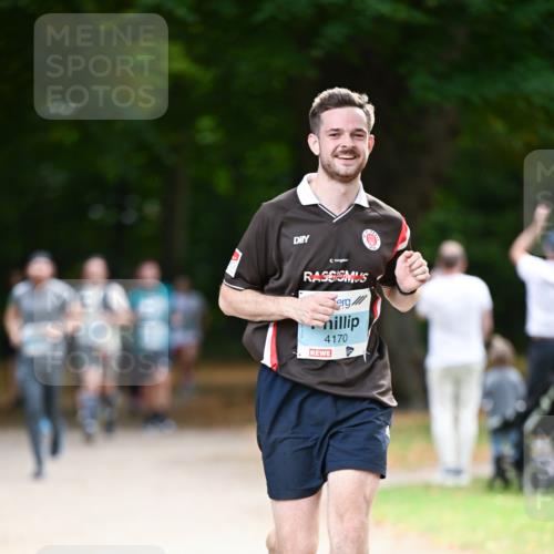 31.08.2025 - 21. Blankeneser Heldenlauf Dr. Thomas Lammeyer http://msf.ph/oto/8640550 31.08.2025 11:00:30 Laufen 4170, 86 meine-sportfotos.de