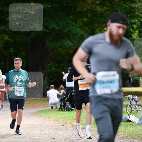 31.08.2025 - 21. Blankeneser Heldenlauf Dr. Thomas Lammeyer http://msf.ph/oto/8640589 31.08.2025 11:00:39 Laufen 4102, 5276 meine-sportfotos.de