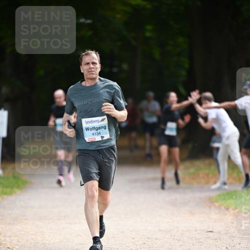 31.08.2025 - 21. Blankeneser Heldenlauf Dr. Thomas Lammeyer http://msf.ph/oto/8640685 31.08.2025 11:00:56 Laufen 4134 meine-sportfotos.de