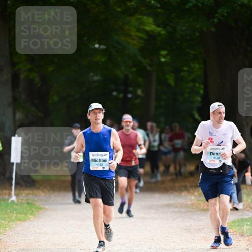 31.08.2025 - 21. Blankeneser Heldenlauf Dr. Thomas Lammeyer http://msf.ph/oto/8640747 31.08.2025 11:01:06 Laufen 4132, 4189 meine-sportfotos.de