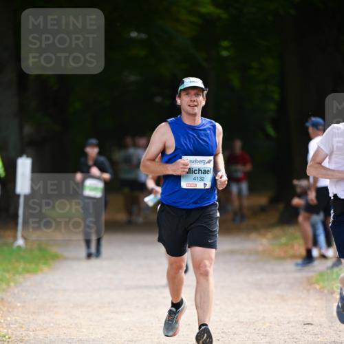 31.08.2025 - 21. Blankeneser Heldenlauf Dr. Thomas Lammeyer http://msf.ph/oto/8640765 31.08.2025 11:01:08 Laufen 4132 meine-sportfotos.de