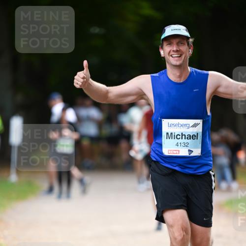 31.08.2025 - 21. Blankeneser Heldenlauf Dr. Thomas Lammeyer http://msf.ph/oto/8640785 31.08.2025 11:01:10 Laufen 4132 meine-sportfotos.de