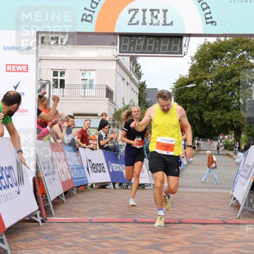 31.08.2025 - 21. Blankeneser Heldenlauf Strokosch-Dieckow http://msf.ph/oto/8640904 31.08.2025 09:40:07 Ziel 1048, 1152, 1158, 1083, 1008, 1093 meine-sportfotos.de