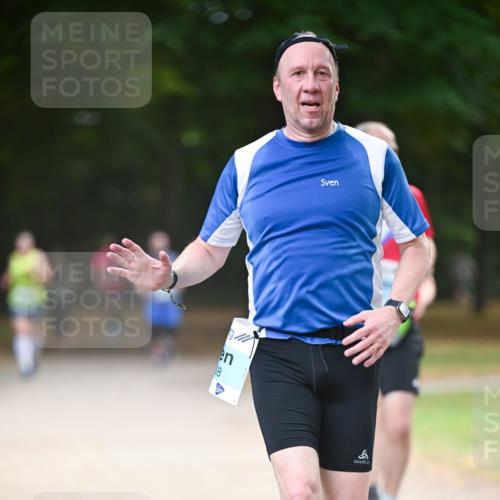 31.08.2025 - 21. Blankeneser Heldenlauf Dr. Thomas Lammeyer http://msf.ph/oto/8640952 31.08.2025 11:01:37 Laufen 8, 8 meine-sportfotos.de
