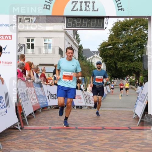 31.08.2025 - 21. Blankeneser Heldenlauf Strokosch-Dieckow http://msf.ph/oto/8640981 31.08.2025 09:39:59 Ziel 1048, 1144, 1152 meine-sportfotos.de