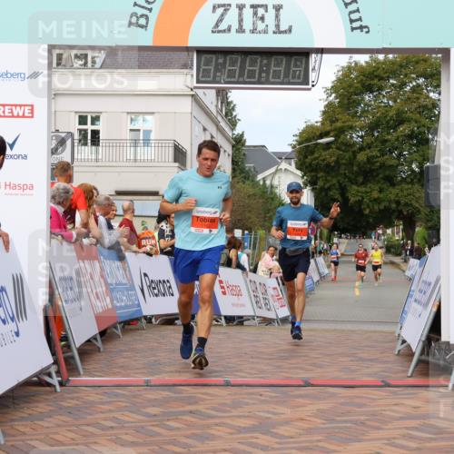 31.08.2025 - 21. Blankeneser Heldenlauf Strokosch-Dieckow http://msf.ph/oto/8641005 31.08.2025 09:39:59 Ziel 1048, 1144, 1152 meine-sportfotos.de