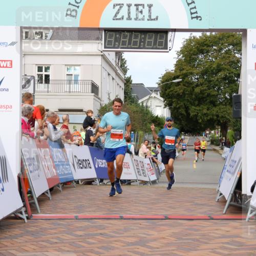 31.08.2025 - 21. Blankeneser Heldenlauf Strokosch-Dieckow http://msf.ph/oto/8641032 31.08.2025 09:39:58 Ziel 1048, 1144, 1152 meine-sportfotos.de