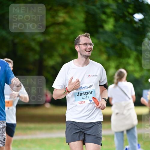 31.08.2025 - 21. Blankeneser Heldenlauf Dr. Thomas Lammeyer http://msf.ph/oto/8641049 31.08.2025 11:02:04 Laufen 4241 meine-sportfotos.de
