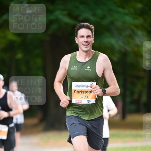 31.08.2025 - 21. Blankeneser Heldenlauf Dr. Thomas Lammeyer http://msf.ph/oto/8641120 31.08.2025 11:02:21 Laufen 5703 meine-sportfotos.de