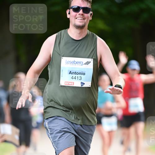 31.08.2025 - 21. Blankeneser Heldenlauf Dr. Thomas Lammeyer http://msf.ph/oto/8641166 31.08.2025 11:02:28 Laufen 4413 meine-sportfotos.de