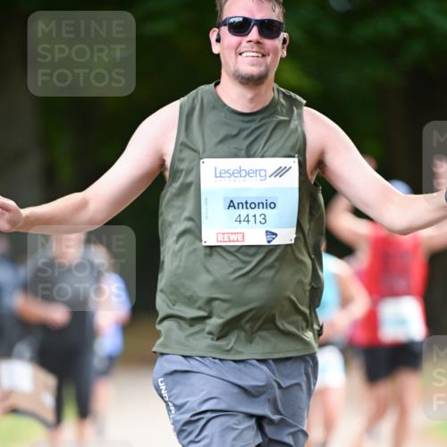 31.08.2025 - 21. Blankeneser Heldenlauf Dr. Thomas Lammeyer http://msf.ph/oto/8641167 31.08.2025 11:02:28 Laufen 4413 meine-sportfotos.de