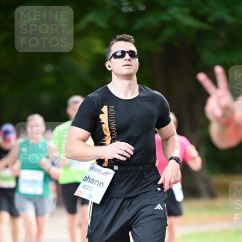 31.08.2025 - 21. Blankeneser Heldenlauf Dr. Thomas Lammeyer http://msf.ph/oto/8641392 31.08.2025 11:03:07 Laufen 4070 meine-sportfotos.de