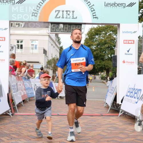 31.08.2025 - 21. Blankeneser Heldenlauf Strokosch-Dieckow http://msf.ph/oto/8641423 31.08.2025 09:39:26 Ziel 1052, 1047 meine-sportfotos.de