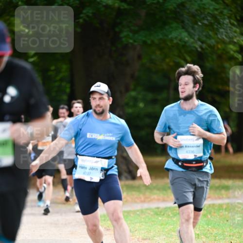 31.08.2025 - 21. Blankeneser Heldenlauf Dr. Thomas Lammeyer http://msf.ph/oto/8641429 31.08.2025 11:03:14 Laufen 4336, 4337 meine-sportfotos.de