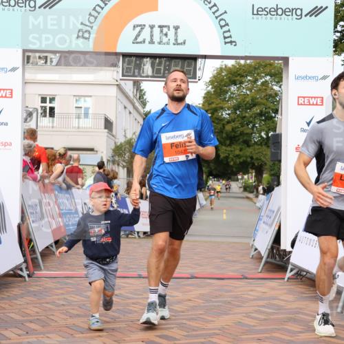 31.08.2025 - 21. Blankeneser Heldenlauf Strokosch-Dieckow http://msf.ph/oto/8641452 31.08.2025 09:39:25 Ziel 1136, 1052, 1047 meine-sportfotos.de