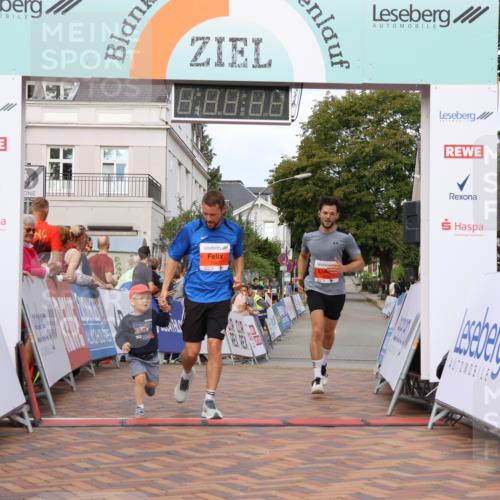 31.08.2025 - 21. Blankeneser Heldenlauf Strokosch-Dieckow http://msf.ph/oto/8641468 31.08.2025 09:39:24 Ziel 1136, 1052, 1047 meine-sportfotos.de