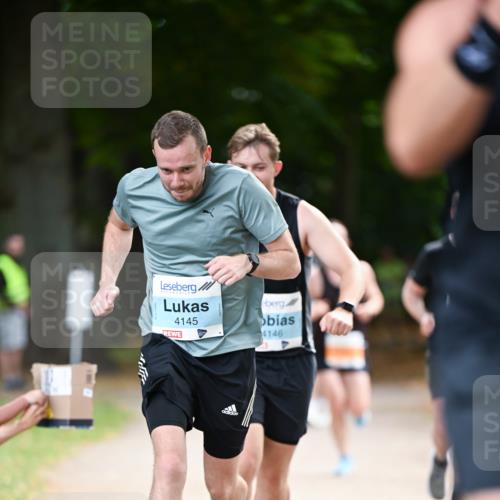 31.08.2025 - 21. Blankeneser Heldenlauf Dr. Thomas Lammeyer http://msf.ph/oto/8641470 31.08.2025 11:03:21 Laufen 4145, 4146 meine-sportfotos.de