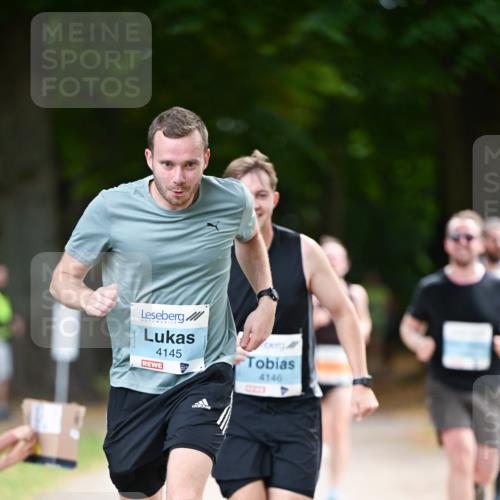 31.08.2025 - 21. Blankeneser Heldenlauf Dr. Thomas Lammeyer http://msf.ph/oto/8641472 31.08.2025 11:03:21 Laufen 4145, 4146 meine-sportfotos.de