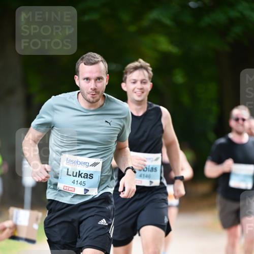 31.08.2025 - 21. Blankeneser Heldenlauf Dr. Thomas Lammeyer http://msf.ph/oto/8641473 31.08.2025 11:03:22 Laufen 4145, 4146 meine-sportfotos.de