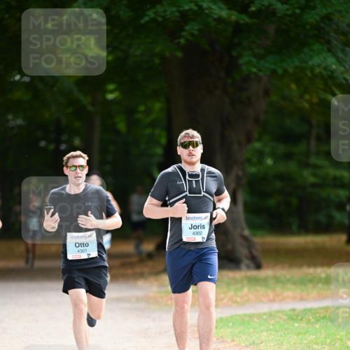 31.08.2025 - 21. Blankeneser Heldenlauf Dr. Thomas Lammeyer http://msf.ph/oto/8641501 31.08.2025 11:03:26 Laufen 4301, 4302, 4 meine-sportfotos.de