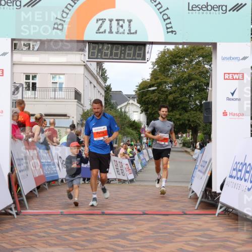 31.08.2025 - 21. Blankeneser Heldenlauf Strokosch-Dieckow http://msf.ph/oto/8641511 31.08.2025 09:39:23 Ziel 1136, 1052, 1047 meine-sportfotos.de