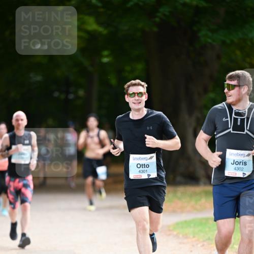 31.08.2025 - 21. Blankeneser Heldenlauf Dr. Thomas Lammeyer http://msf.ph/oto/8641512 31.08.2025 11:03:28 Laufen 4301, 4302 meine-sportfotos.de