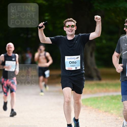 31.08.2025 - 21. Blankeneser Heldenlauf Dr. Thomas Lammeyer http://msf.ph/oto/8641518 31.08.2025 11:03:28 Laufen 4301 meine-sportfotos.de