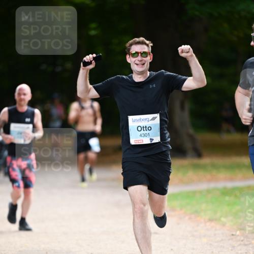31.08.2025 - 21. Blankeneser Heldenlauf Dr. Thomas Lammeyer http://msf.ph/oto/8641519 31.08.2025 11:03:29 Laufen 4301 meine-sportfotos.de