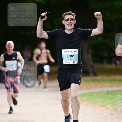 31.08.2025 - 21. Blankeneser Heldenlauf Dr. Thomas Lammeyer http://msf.ph/oto/8641521 31.08.2025 11:03:29 Laufen 4301 meine-sportfotos.de
